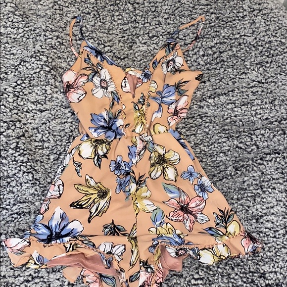 floral romper - Picture 1 of 4